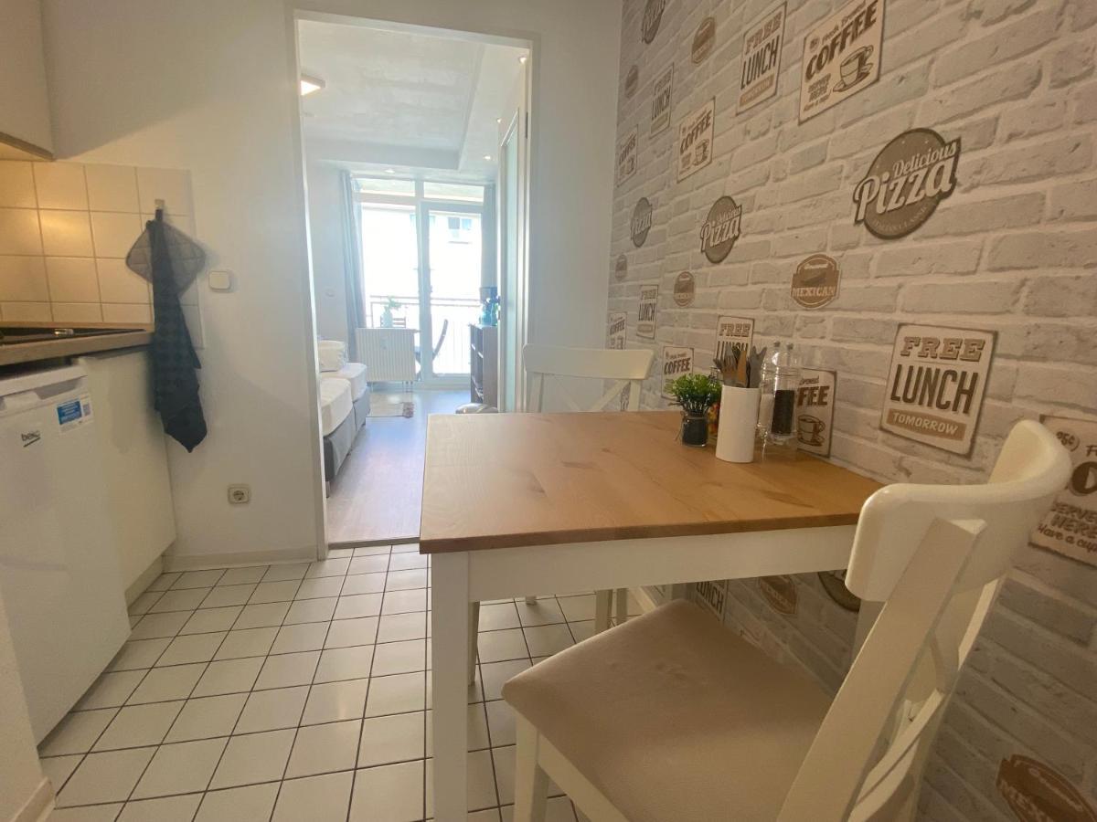 Charming Apartment - Balcony - Wifi - Kitchen Maagdenburg Buitenkant foto