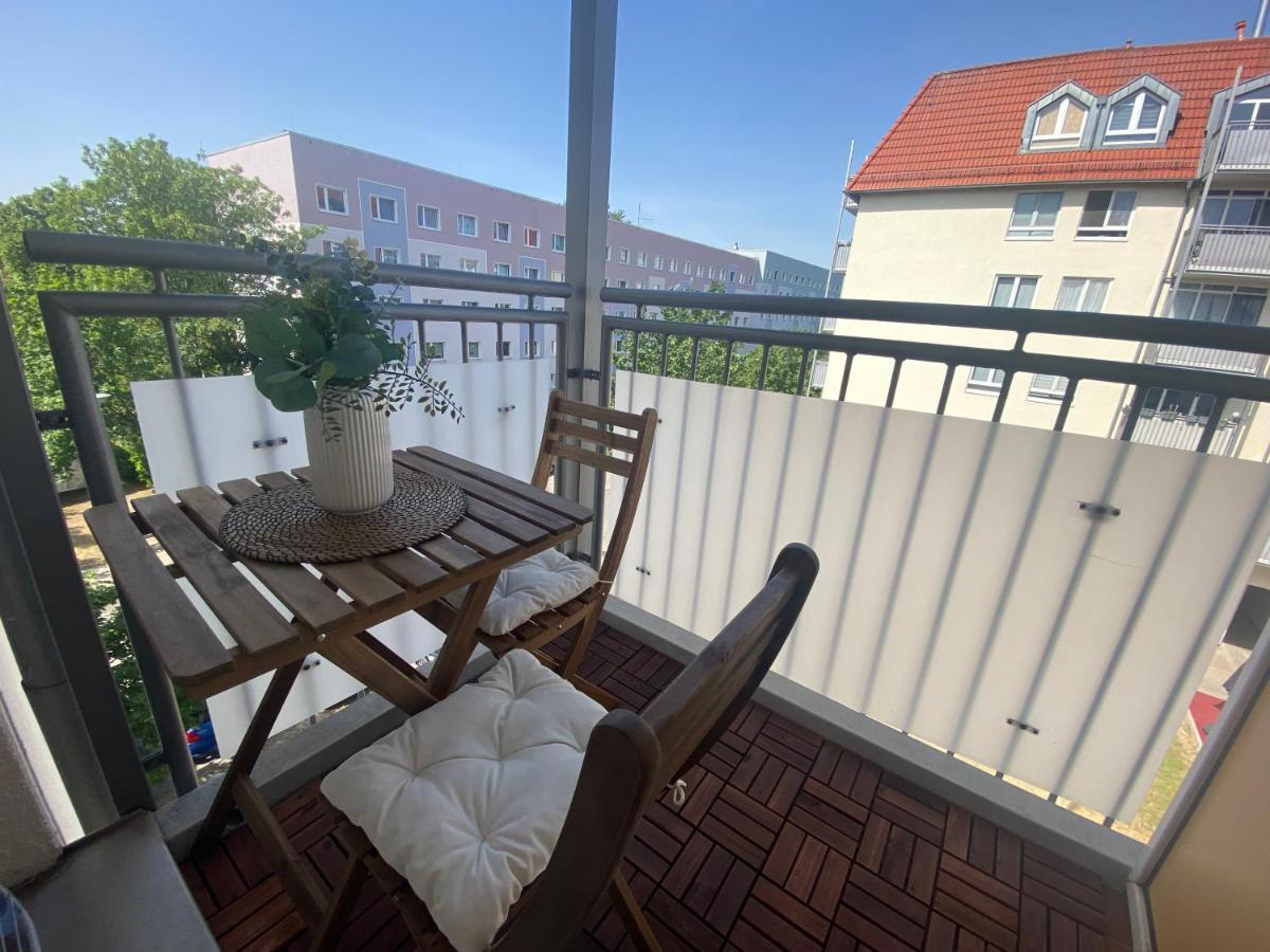 Charming Apartment - Balcony - Wifi - Kitchen Maagdenburg Buitenkant foto
